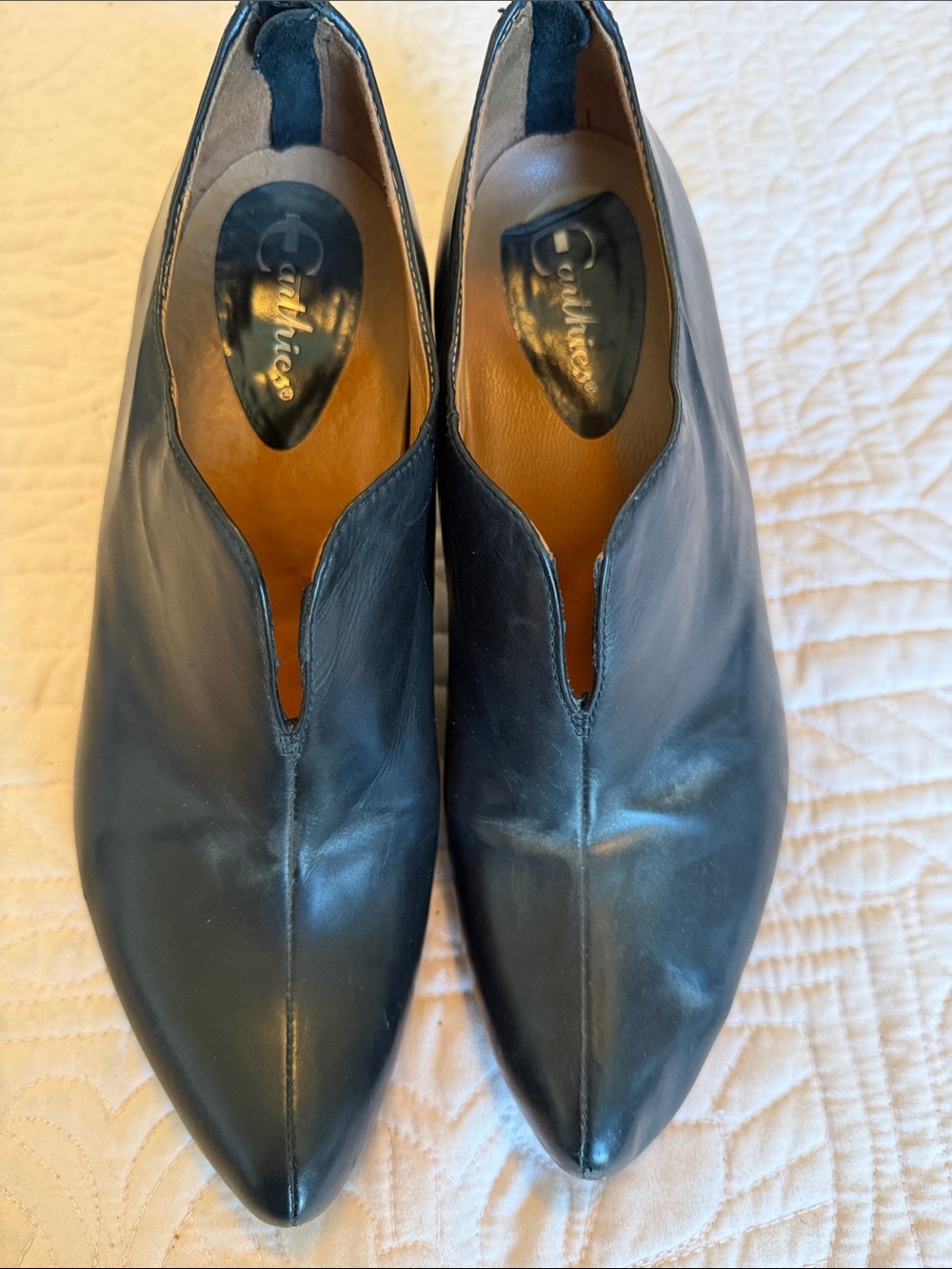 Earthies Black Pointed Leather Slip-On or zipper in back